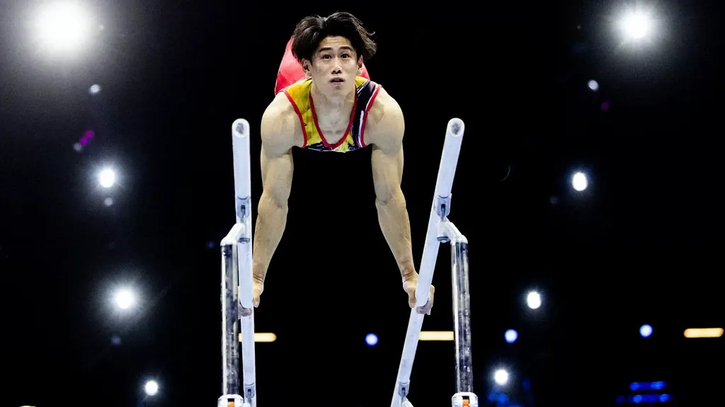 Japanese Hashimoto wins fourth straight all-around world title in Rotterdam — Russian unlucky on final apparatus