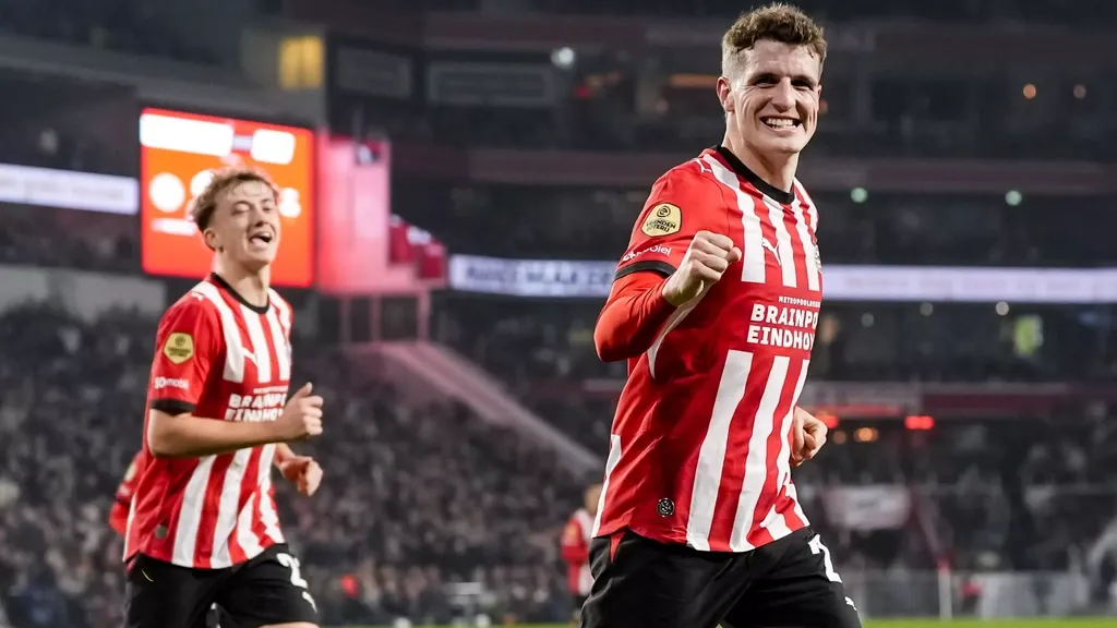 PSV routs helpless Willem II 7-0 as Streppel returns