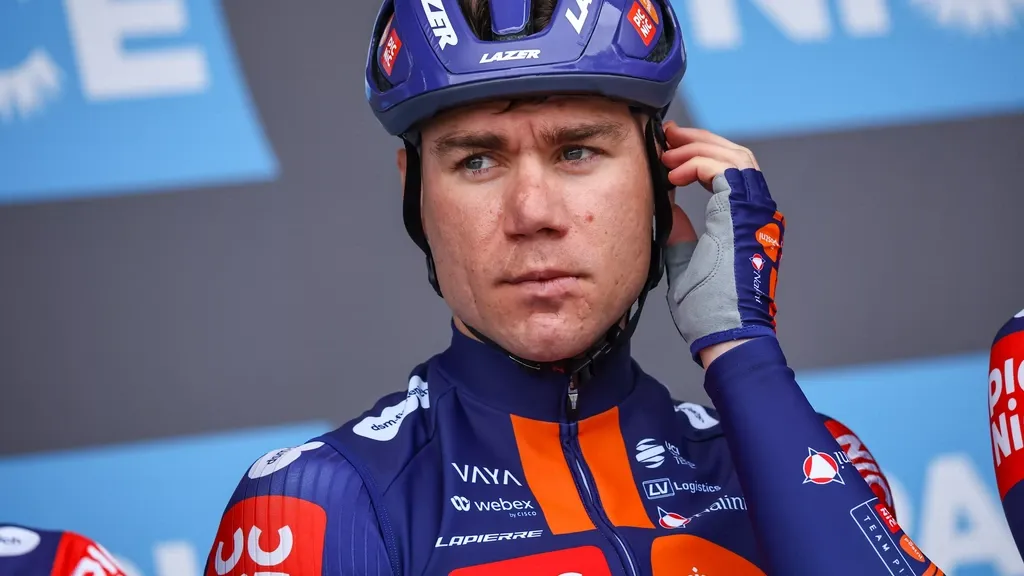 Shortly after contract termination, Jakobsen turns up at Visma-Lease a Bike