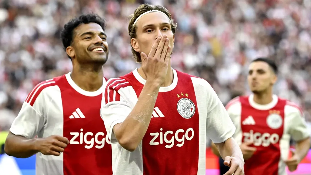 Godts moves to Paris Saint-Germain for €55 million — a smart step for the young Belgian