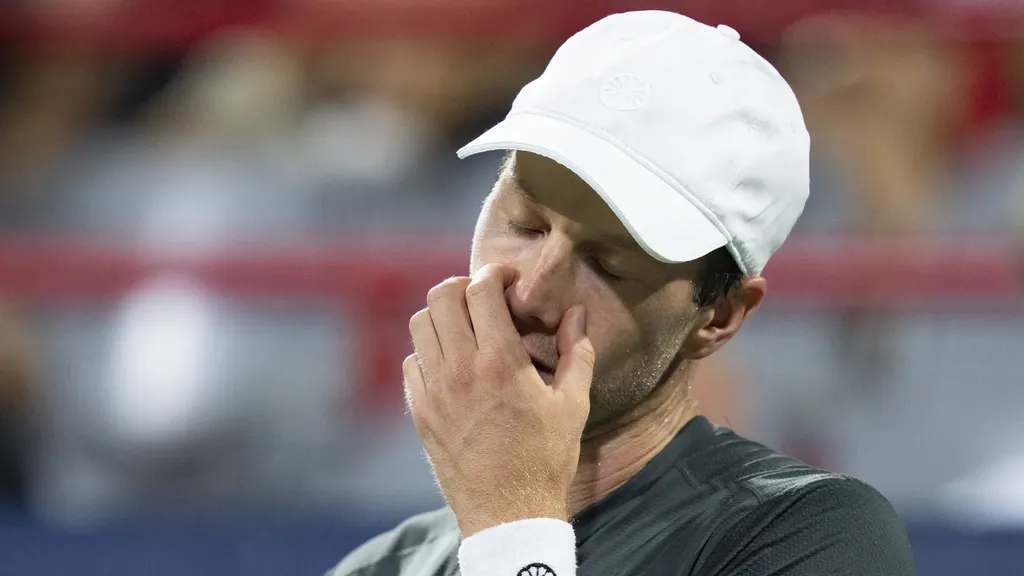 Van de Zandschulp loses to Menšík in Montreal masters round of 16