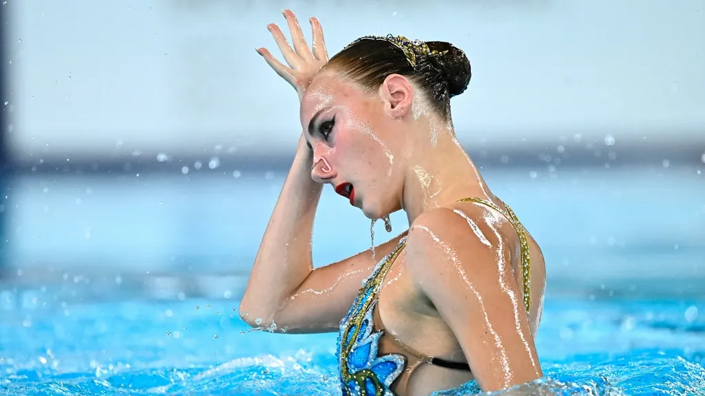 Steenbeek finishes fifth at European Championships in solo synchro, narrowly ahead of respected Russian Plechanova