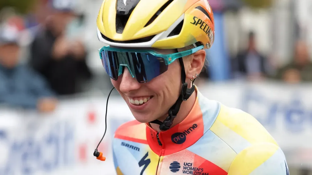 Our Lorena Wiebes wins bunch sprint in China, where she will race next week at the Track World Championships