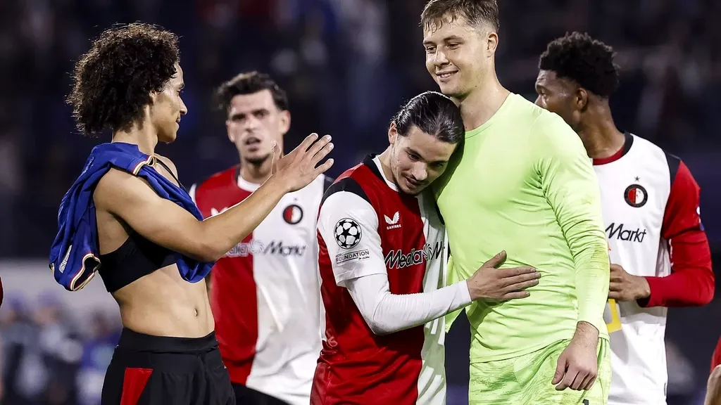 Feyenoord 'firing on all cylinders' and cherishes Hadj Moussa after win over Como: 'Player for the top'