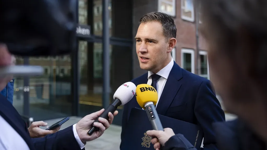 Growing criticism of Minister Heinen’s independent approach — but is the outcry justified?