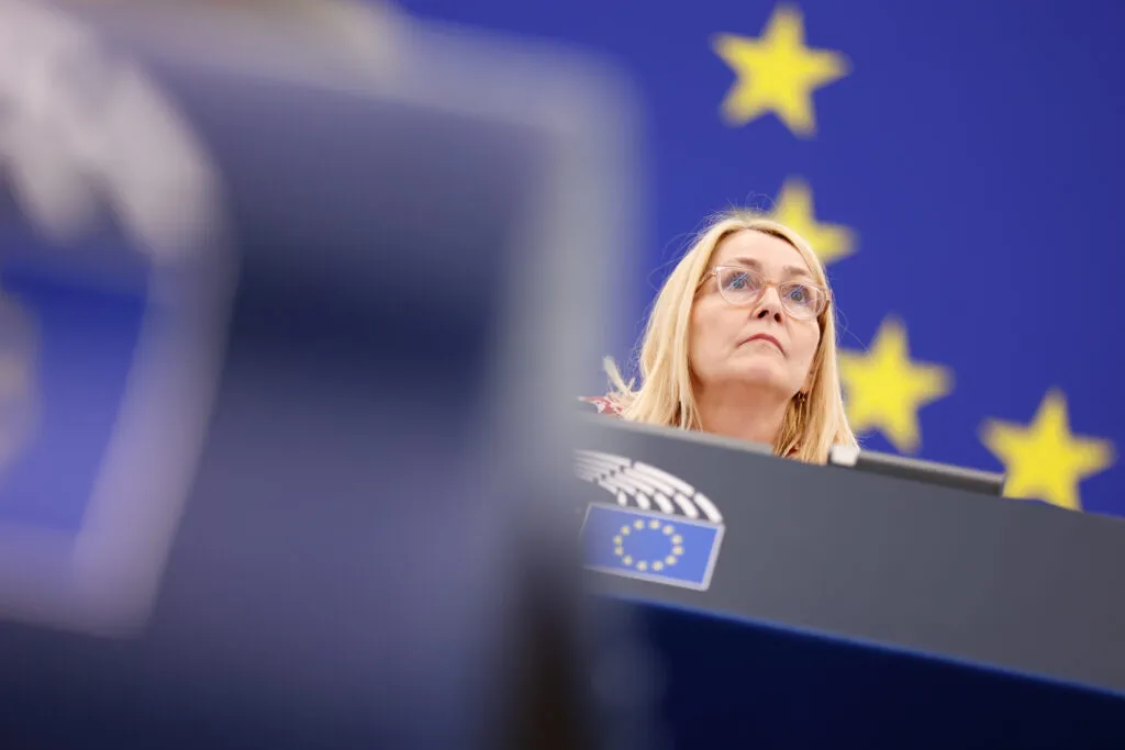 Socialists urge EU to outlaw harmful deepfakes, seek platform responsibility