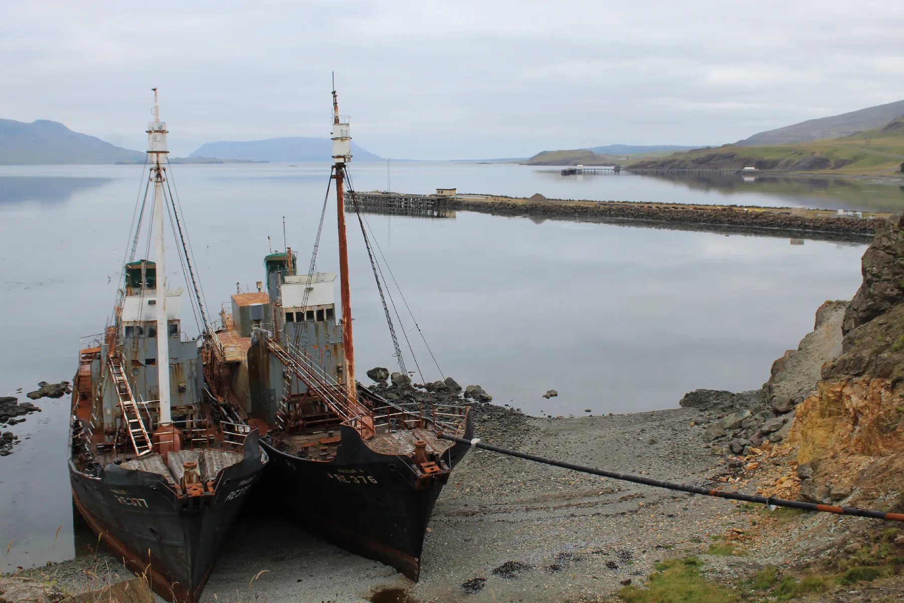 Beached ships from the 1980s incident