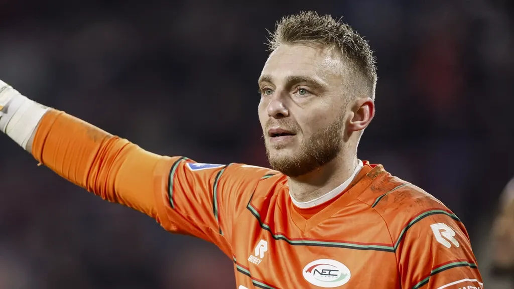 Go Ahead Eagles surprise by signing former Netherlands international Jasper Cillessen