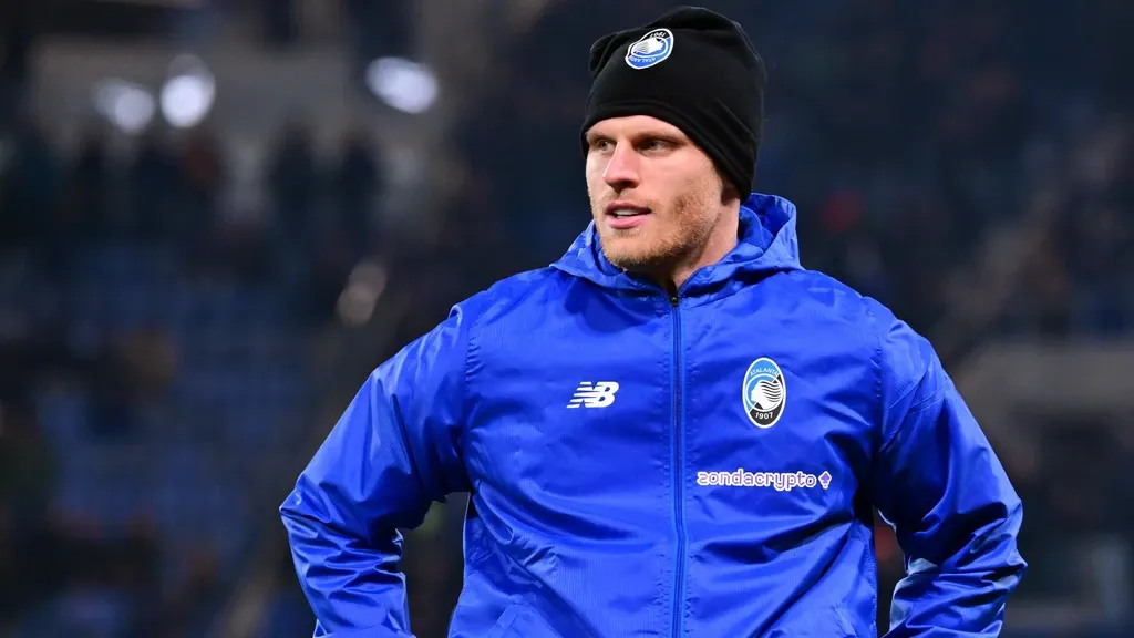 NEC brings free-agent Bakker on training camp, can still earn a contract